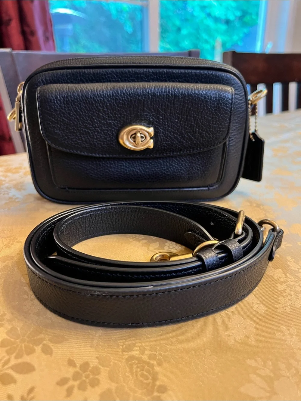 Coach Black Pebbled Leather Crossbody with Gold Turnlock; Small crossbody